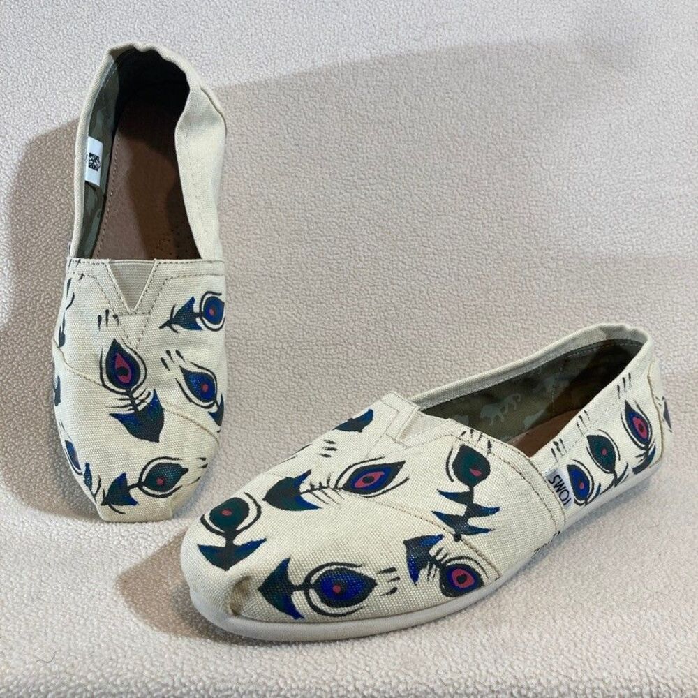 TOMS Slip on Shoes Women's 9.5 Ivory‎ Handpainted Peacock Feathers Rare Unique